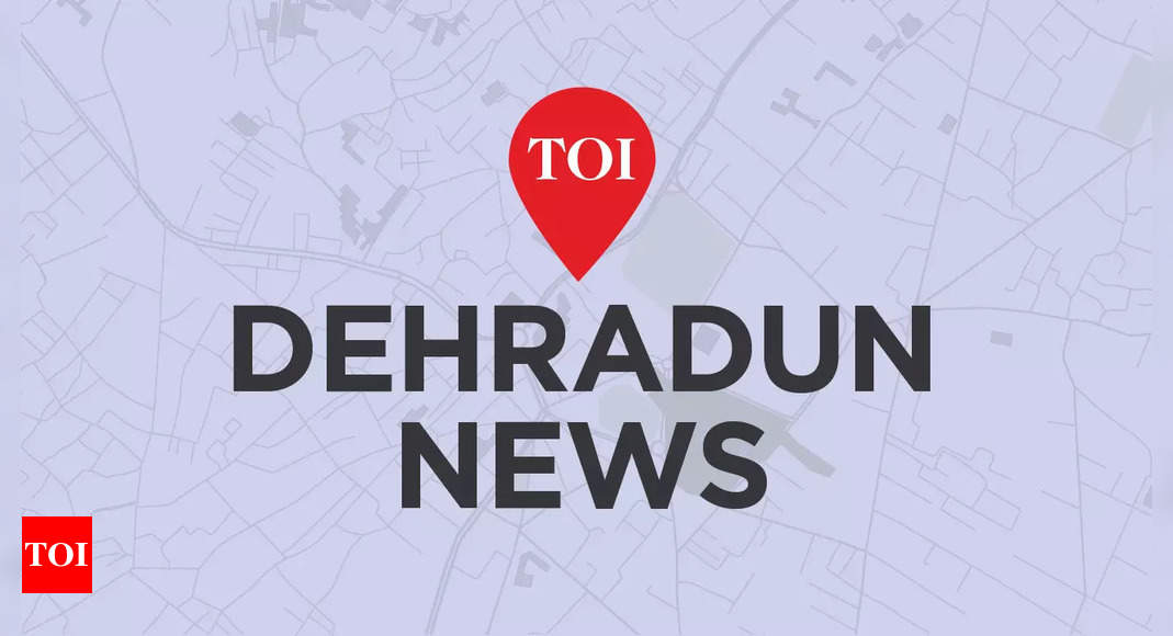 वीडियो में छात्रों को स्कूल में “काम करते हुए” दिखाया गया है | देहरादून समाचार