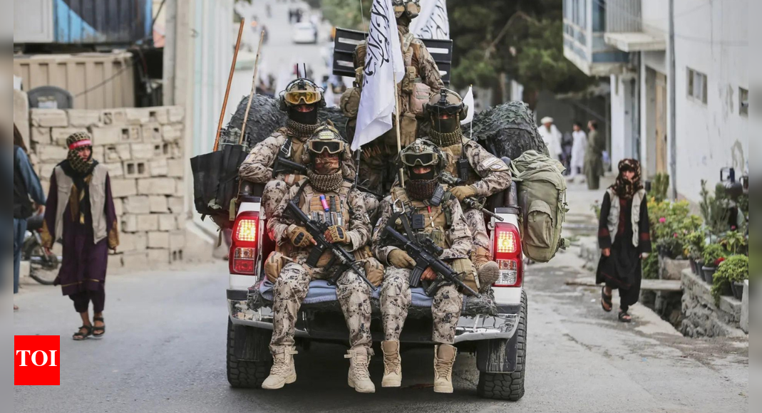 मध्यरात्रि ऑपरेशन और एक चेतावनी: सीमा पर पाकिस्तानी और तालिबान बलों के बीच तीव्र सीमा संघर्ष: जानने योग्य 10 बातें