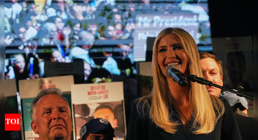 ‘धन्यवाद, ट्रम्प!’: गाजा समझौते के बाद अमेरिकी राष्ट्रपति का आभार व्यक्त करने के लिए हजारों लोग तेल अवीव में एकत्र हुए; इवांका मौजूद