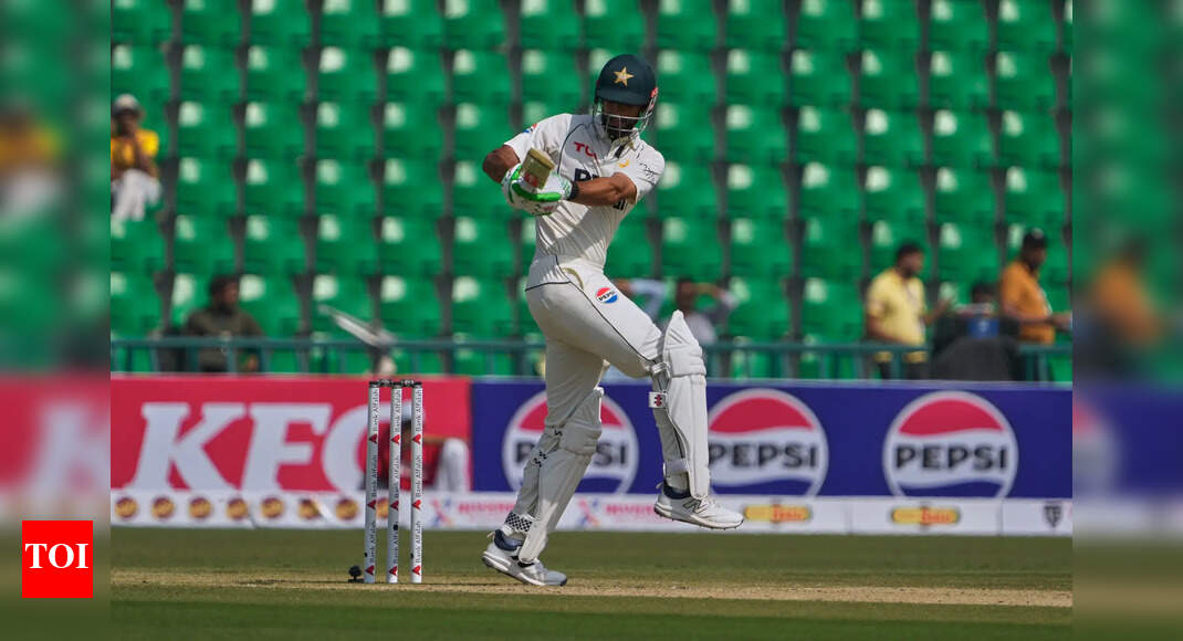 नाटक! PAK बनाम SA पहले टेस्ट के दौरान पाकिस्तानी कप्तान को ‘भारत का कप्तान’ कहा गया; वीडियो हुआ वायरल | क्रिकेट समाचार