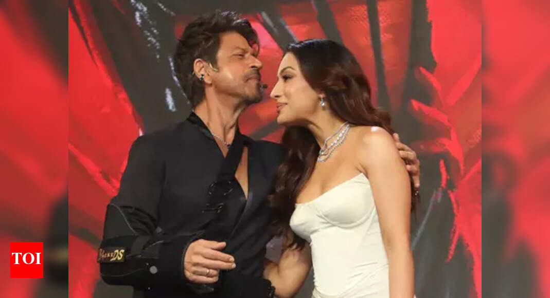 अभिनेत्री सहर बाम्बा ने शाहरुख और आर्यन खान के साथ यादें साझा कीं |