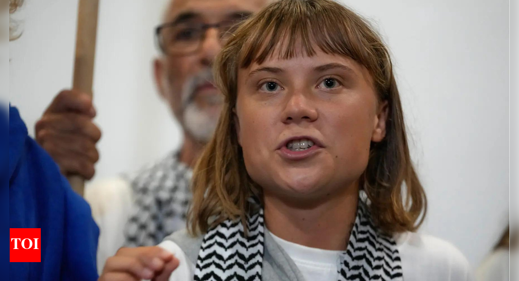 ‘उसने मुझे बांध दिया, सेल्फी ली’: ग्रेटा थनबर्ग ने इजरायली हिरासत में ‘यातना’ पर तोड़ी चुप्पी