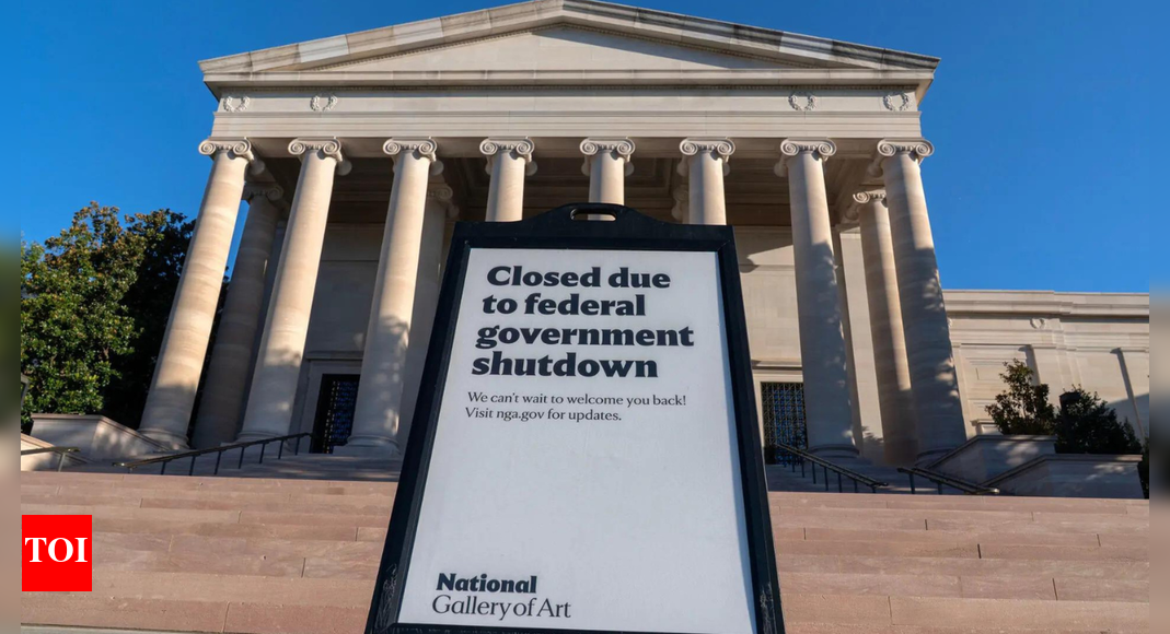 अमेरिकी सरकार शटडाउन: न्यायाधीश ने ट्रम्प प्रशासन को संघीय कर्मचारियों की छंटनी करने से अस्थायी रूप से रोक दिया, कहा कि इसे ‘बर्दाश्त नहीं किया जा सकता’