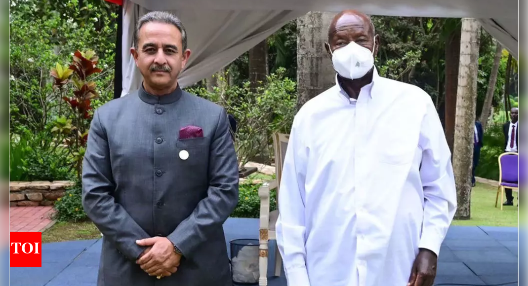 विदेश मंत्री कीर्ति वर्धन सिंह ने युगांडा के राष्ट्रपति मुसेवेनी से की मुलाकात, पीएम मोदी को दी शुभकामनाएं इंडिया न्यूज