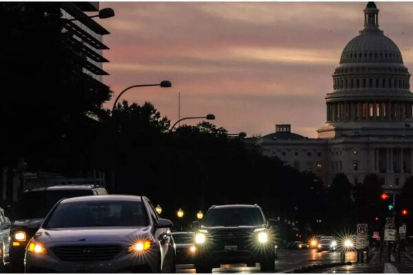 यूएस लॉकडाउन: तीसरे सप्ताह में गतिरोध, सीनेट ने स्टॉपगैप फंडिंग बिल को 10वीं बार खारिज कर दिया। किसे दोष दूं?