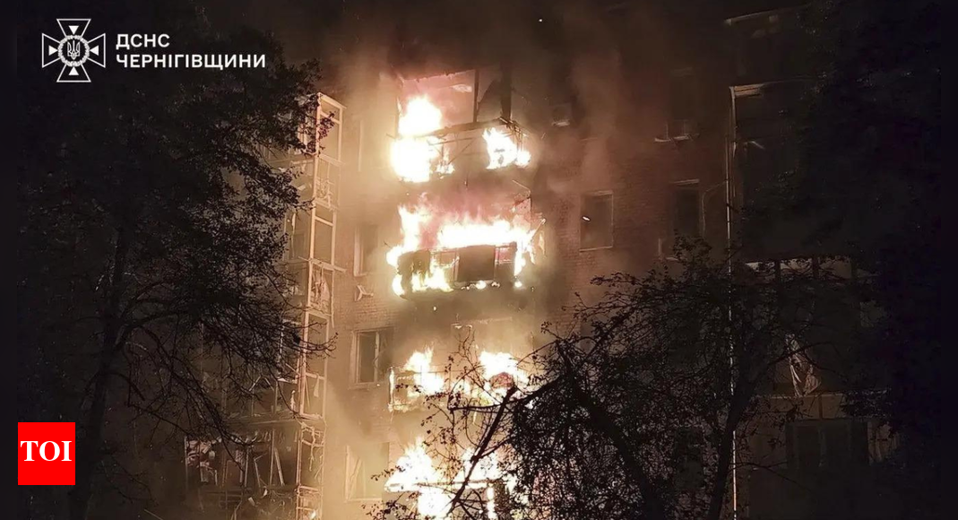 यूक्रेन में एक और ब्लैकआउट: रूस ने 300 से ज्यादा ड्रोन और 37 मिसाइलें दागीं; इससे 8 क्षेत्रों में बिजली आपूर्ति बाधित हो गयी है.