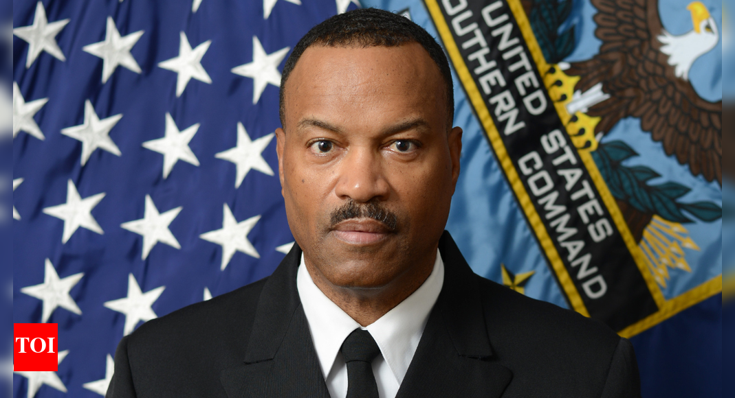 “यह एक सम्मान की बात है”: कैरेबियन में अमेरिकी सेना का नेतृत्व करने वाले नौसेना एडमिरल सेवानिवृत्त हुए: एल्विन होल्सी कौन हैं?