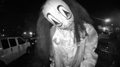 वर्जीनिया हैलोवीन हॉरर: नकाबपोश तिकड़ी ने घर में घुसने की कोशिश की; डोरबेल छवियों से पता चलता है कि एक परिवार को खतरा है