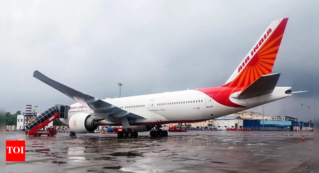 ‘तकनीकी समस्या’: समस्या के बाद एयर इंडिया की मिलान-दिल्ली उड़ान रद्द; 250 यात्री फंसे | भारत समाचार