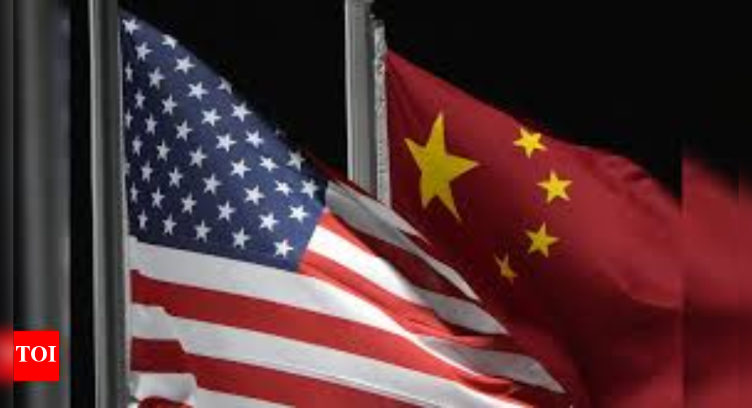 चीन का कहना है कि अमेरिका ने राष्ट्रीय समय प्रणालियों को निशाना बनाया; वित्तीय और विद्युत नेटवर्क जोखिम