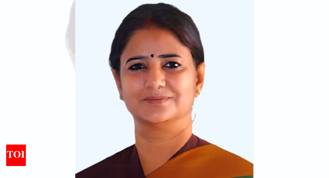 बिहार चुनाव: राजद महिला विंग की प्रमुख रितु जयसवाल ने निर्दलीय के रूप में नामांकन दाखिल किया; टिकट प्रतिद्वंद्वी का विरोध करता है | भारत समाचार