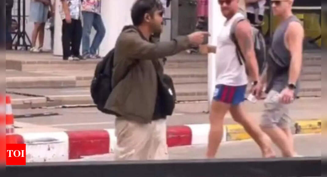 ‘धोखाधड़ी करने वाले गुज्जू’: लोगों को लाइटर से धमकाने और अपमान करने के आरोप में बैंकॉक पुलिस द्वारा भारतीय व्यक्ति को गिरफ्तार करने के बाद ऑनलाइन बड़ी शर्म की बात है