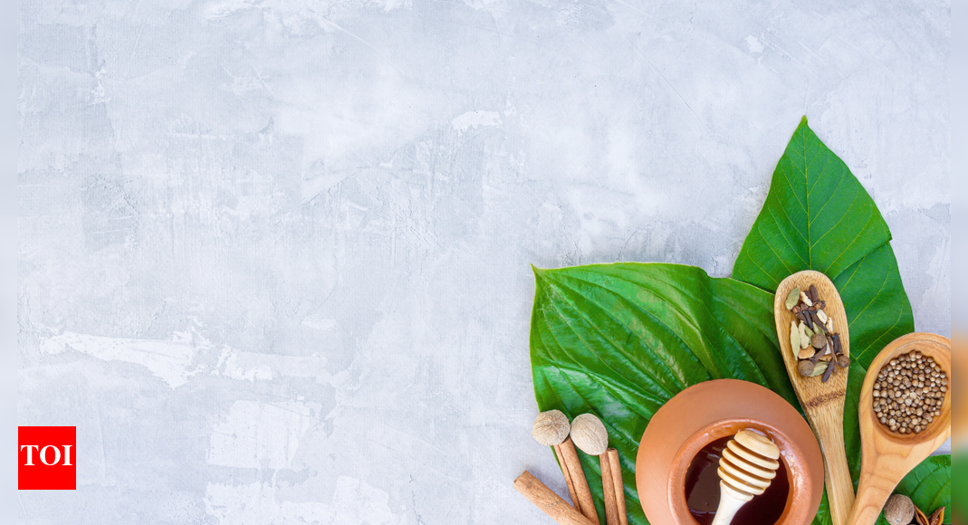 आयुर्वेदिक शिक्षा का वैश्विक विकास: अंतर्राष्ट्रीय मांग को पूरा करना