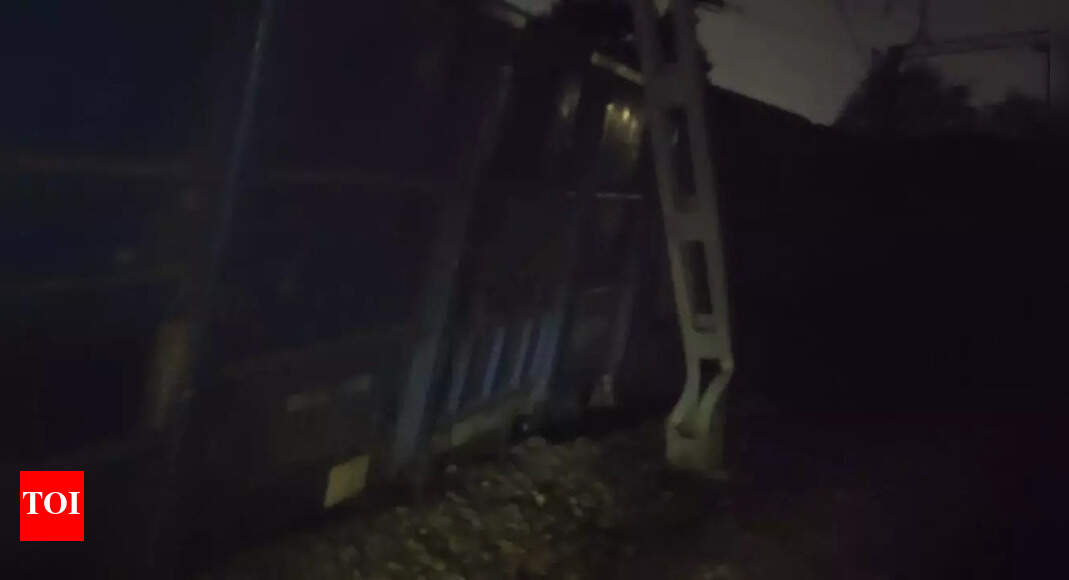 मथुरा में मालगाड़ी पटरी से उतरी; दिल्ली से आगरा और झाँसी तक मार्ग निलंबित; बचाव दल रास्ते में | भारत समाचार