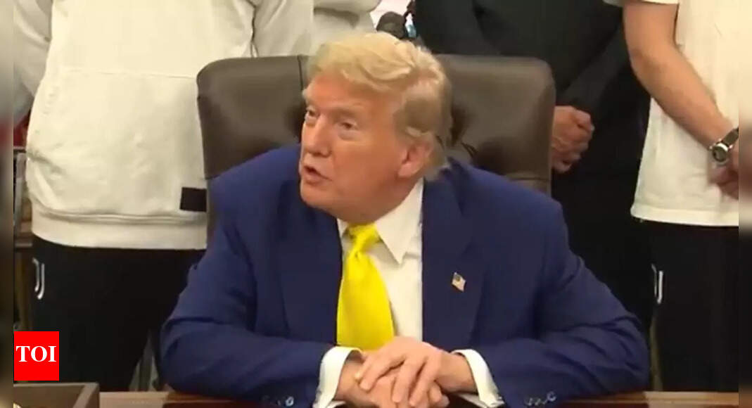 डोनाल्ड ट्रंप ने न्याय विभाग से 230 मिलियन डॉलर की मांग की | विश्व समाचार