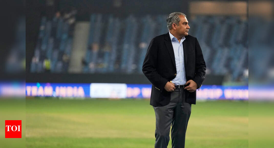 मोहसिन नकवी ने एशिया कप ट्रॉफी विवाद को दिया नया मोड़; बीसीसीआई को भेजा सख्त संदेश: ‘अगर आपको ट्रॉफी चाहिए…’ | क्रिकेट समाचार