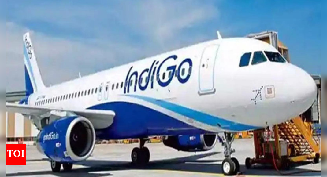 हवा में डर: इंडिगो की कोलकाता-श्रीनगर उड़ान की वाराणसी में आपात लैंडिंग; संदिग्ध ईंधन रिसाव | भारत समाचार