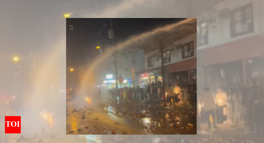 क्या पुलिस ने रात 10 बजे के बाद न्यू जर्सी में दिवाली की आतिशबाजी रोक दी? वायरल वीडियो पर भारी आक्रोश