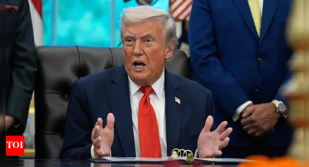 “यह एक प्रक्रिया है”: डोनाल्ड ट्रम्प का कहना है कि भारत साल के अंत तक रूसी तेल आयात कम कर देगा – देखें