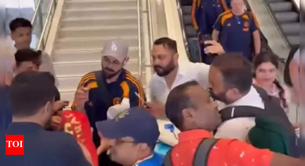 वनडे सीरीज में दो बार शून्य पर आउट होने के बावजूद विराट कोहली सिडनी हवाईअड्डे पर प्रशंसकों से भीड़ गए – देखें | क्रिकेट समाचार