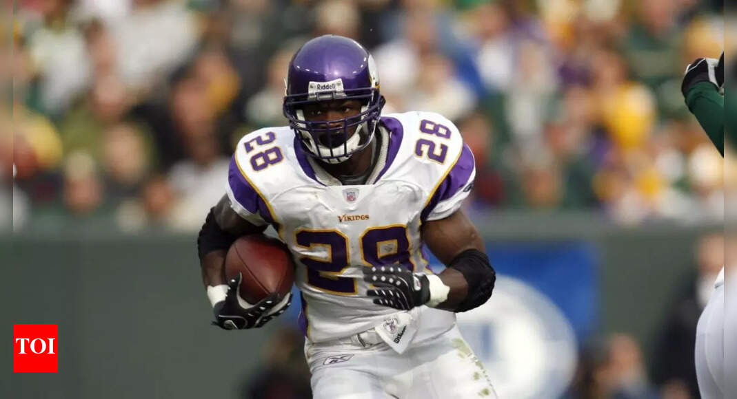 पूर्व एनएफएल स्टार एड्रियन पीटरसन को 2025 में दूसरे डीडब्ल्यूआई के लिए गिरफ्तार किया गया, टेक्सास गैस स्टेशन पर अवैध बंदूक के साथ पिकअप ट्रक में सोते हुए पाया गया | एनएफएल न्यूज़