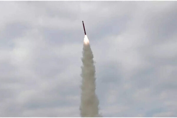 दक्षिण कोरिया में डोनाल्ड ट्रंप और शी जिनपिंग की मुलाकात से पहले उत्तर कोरिया ने क्रूज मिसाइलें दागीं