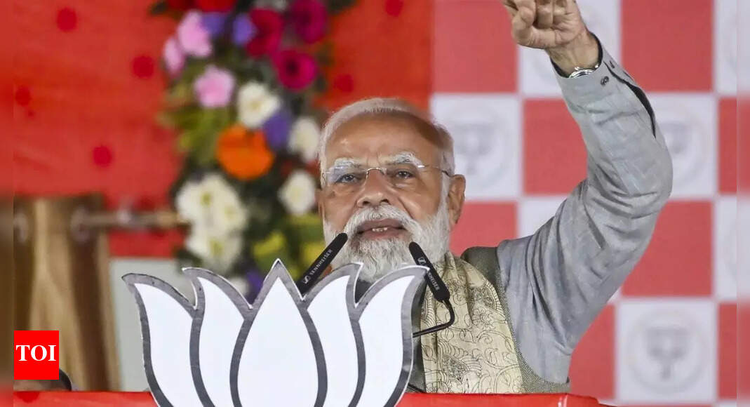 ‘युवराज जमानत पर बाहर’: पीएम मोदी ने राहुल और तेजस्वी का मजाक उड़ाया; विपक्ष पर हमला करने के लिए ‘5 K’ का आह्वान करता है | भारत समाचार