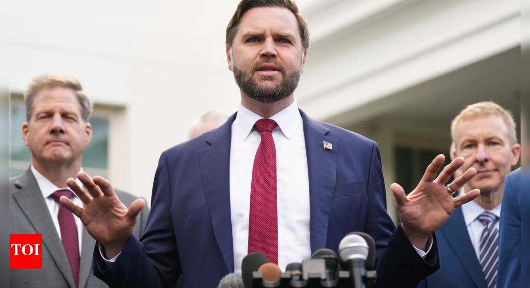 ‘जीतने की रणनीति नहीं’: हिंदू अमेरिकन फाउंडेशन के निदेशक का कहना है कि जेडी वेंस ने पत्नी के धर्म परिवर्तन का इंतजार करते हुए हिंदू परंपराओं पर हमला किया