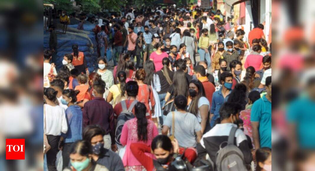 कोविड-19: ‘सामूहिक समारोह और विषैले रूप वायरस के फैलने के लिए एकदम सही तूफान पैदा करते हैं’ | भारत समाचार