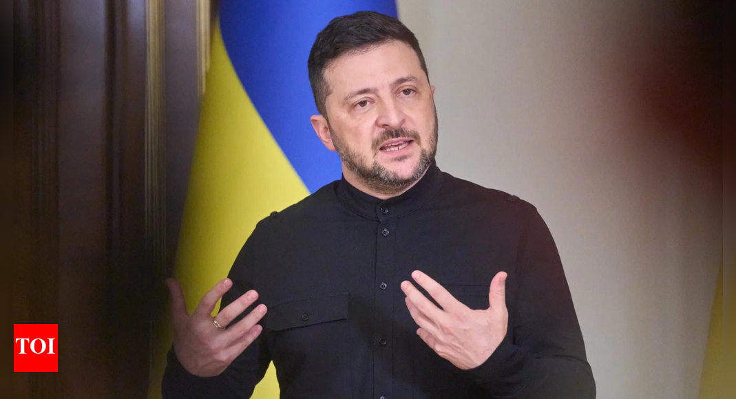 रूस-यूक्रेन युद्ध: पोक्रोव्स्क के लिए लड़ाई तेज होने पर ज़ेलेंस्की का कहना है कि डोनेट्स्क में 1.7 लाख रूसी सैनिक हैं; स्थिति को “कठिन” बताया