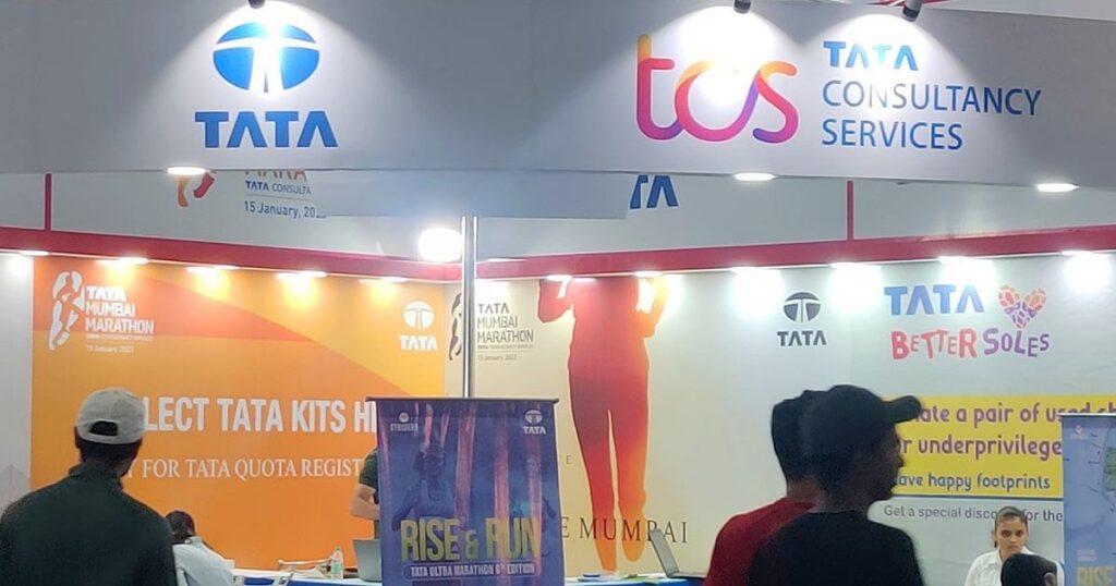 टाटा समूह के अधिकारी बोर्डरूम में संघर्षों के बीच अमित शाह से मिलते हैं