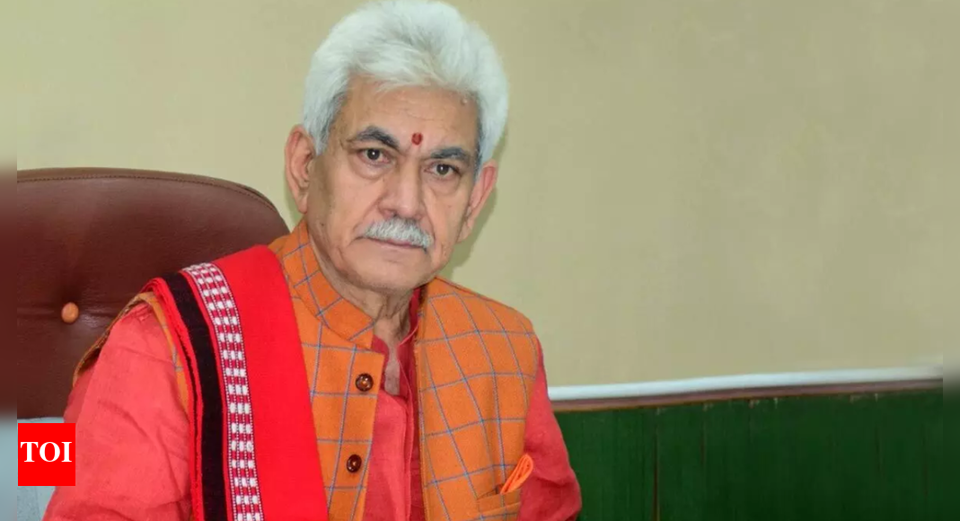 एलजी का कहना है कि उमर की सरकार राज्य का दर्जा न होने को काम न करने के बहाने के तौर पर इस्तेमाल करती है; सीएम ने ‘अपने काम पर ध्यान दो’ तंज के साथ दिया जवाब, पहलगाम की दिलाई याद | भारत समाचार