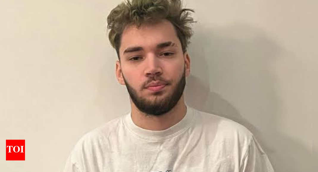 जॉर्ज फ़्लॉयड की मौत का लाइव मज़ाक उड़ाने वाले प्रतियोगी को बाहर करने के बाद एडिन रॉस का हैलोवीन प्रसारण वायरल हो गया