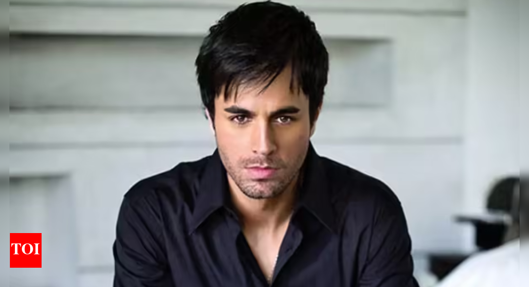 मुंबई में आश्चर्य:एनरिक इग्लेसियस की यात्रा के दौरान 23.85 लाख रुपये के 73 फोन चोरी; 7 एफआईआर दर्ज | मुंबई समाचार