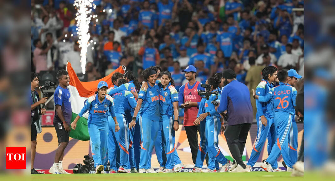 ‘आई लव यू गर्ल्स’: विराट कोहली और अनुष्का शर्मा ने महिला विश्व कप चैंपियन भारत के लिए एक भावनात्मक संदेश दिया | क्रिकेट समाचार