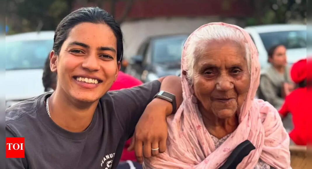 अमनजोत कौर ने दादी के स्वास्थ्य के बारे में झूठी रिपोर्टों का जवाब दिया: ‘मेरा 90 वर्षीय बेटा बिल्कुल ठीक है’ | क्रिकेट समाचार