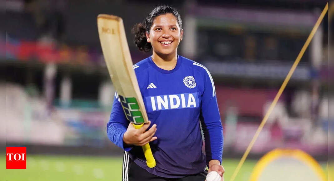 महिला विश्व कप के गौरव के बाद ऋचा घोष के लिए सोना चढ़ाया हुआ बल्ला और गेंद | क्रिकेट समाचार