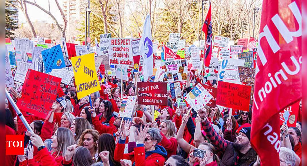 अल्बर्टा के शिक्षक सरकार पर मुकदमा क्यों कर रहे हैं: बैक-टू-वर्क कानून को नई जांच का सामना करना पड़ रहा है