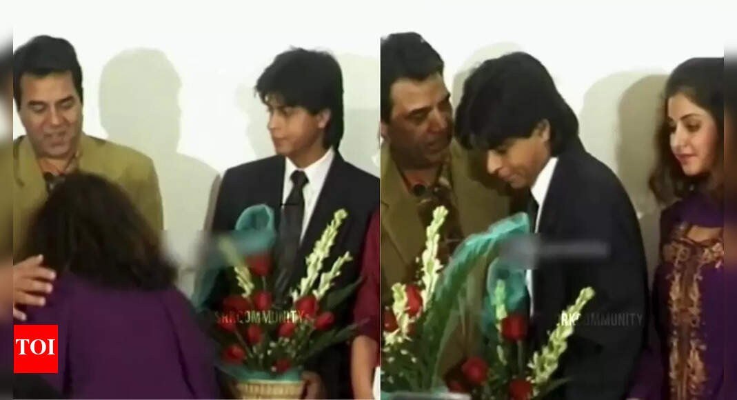 थ्रोबैक जब एक दुर्लभ वीडियो में दिव्या भारती को धर्मेंद्र के पैर छूते देखा गया था |