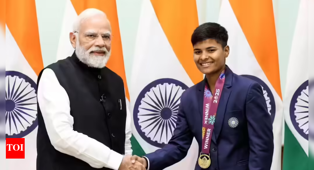 विश्व कप हीरो क्रांति के पिता फिर से पुलिस अधिकारी के रूप में काम करेंगे | भारत समाचार