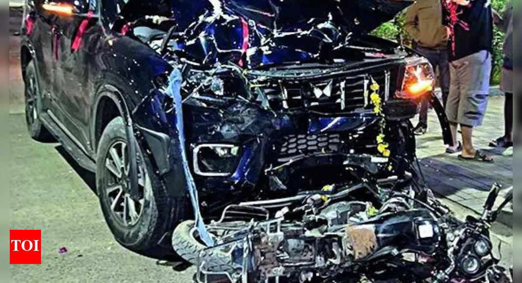 इंदौर: नशे में धुत ASI ने अपनी SUV से कई साइकिलों को मारी टक्कर, एक शख्स की मौत, बेटे के दोनों पैर कटे; प्रत्यक्षदर्शियों के अनुसार, वह बहुत नशे में था और खड़ा नहीं हो पा रहा था | इंदौर समाचार