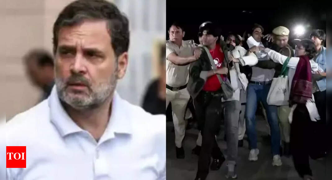 ‘अपराधियों की तरह व्यवहार किया गया’: राहुल गांधी ने दिल्ली में प्रदर्शनकारियों को हिरासत में लेने के लिए सरकार की आलोचना की, कहा कि नागरिकों को स्वच्छ हवा का अधिकार है | भारत समाचार