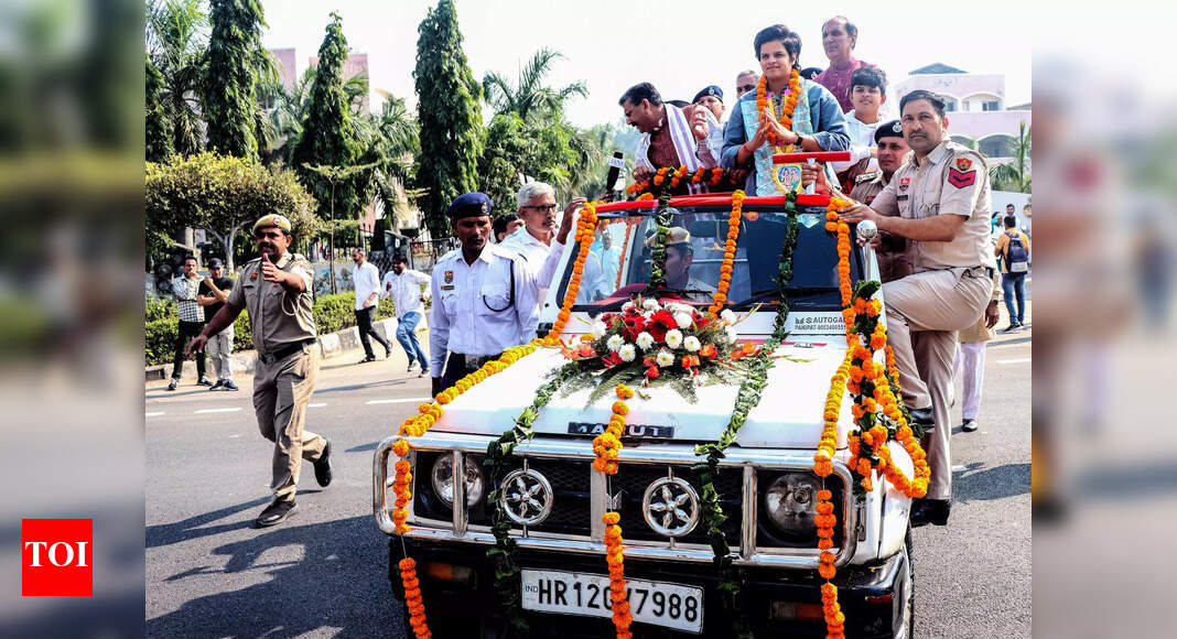 ‘मैं इसके बारे में सोच रही थी…’: शैफाली वर्मा ने विश्व कप फाइनल की वीरता के पीछे की मानसिकता का खुलासा किया | क्रिकेट समाचार