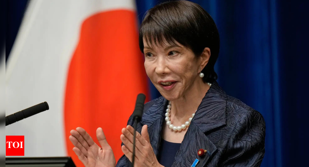 काम के बोझ तले दबे जापान में नए प्रधानमंत्री को सुबह 3 बजे बैठक शुरू करने पर आलोचना का सामना करना पड़ रहा है।