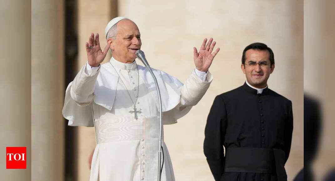 पोप ने दर्जनों स्वदेशी कलाकृतियाँ कनाडा को लौटा दीं