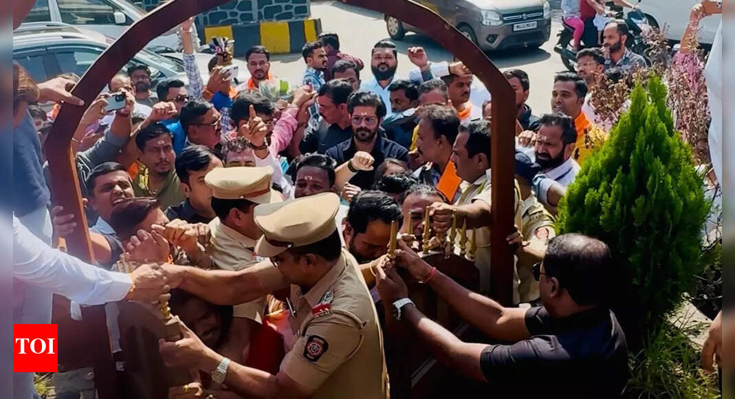 अमित ठाकरे, 70 एमएनएस कार्यकर्ताओं के खिलाफ एफआईआर | भारत समाचार