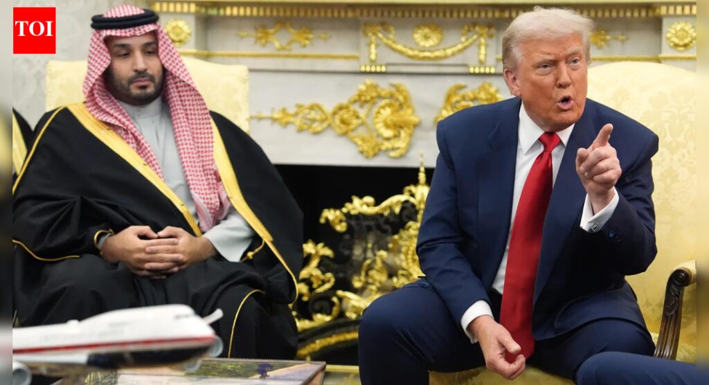 ‘शांत हो जाओ, पिग्गी’: एप्सटीन के बारे में पूछे जाने पर ट्रम्प बोले; उन्होंने पत्रकार को कैसे जवाब दिया