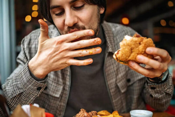 लैंसेट सीरीज़ ने चेतावनी दी है कि भारत में अत्यधिक प्रसंस्कृत खाद्य पदार्थों से मोटापा और मधुमेह बढ़ रहा है भारत समाचार