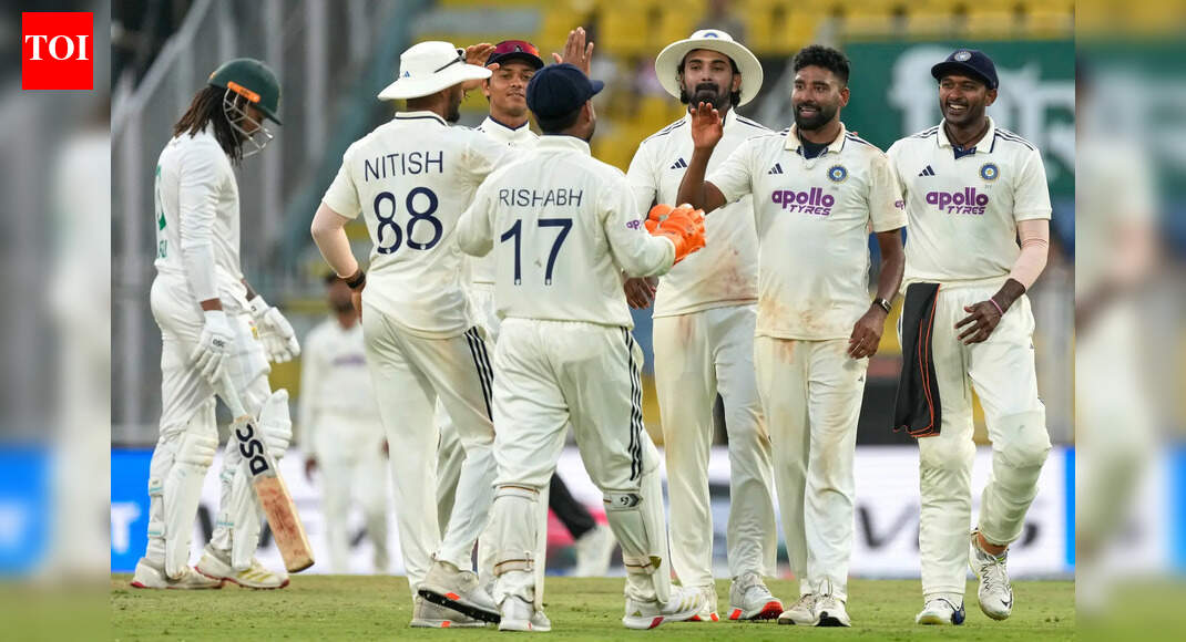 IND vs SA: ‘यह खेल गहरा होने वाला है’: रयान टेन डोशेट ने गुवाहाटी टेस्ट के दूसरे दिन से पहले टीम इंडिया की योजना की रूपरेखा तैयार की | क्रिकेट समाचार