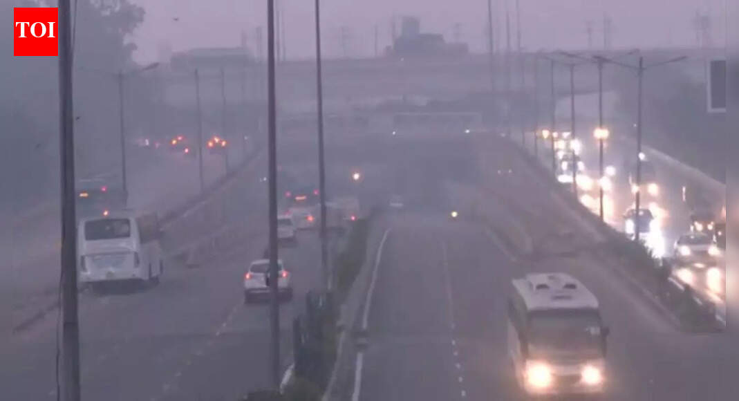 धुंध की चपेट में दिल्ली: AQI ‘बहुत खराब’ बना हुआ है; आनंद विहार को भारी नुकसान 402 | दिल्ली समाचार